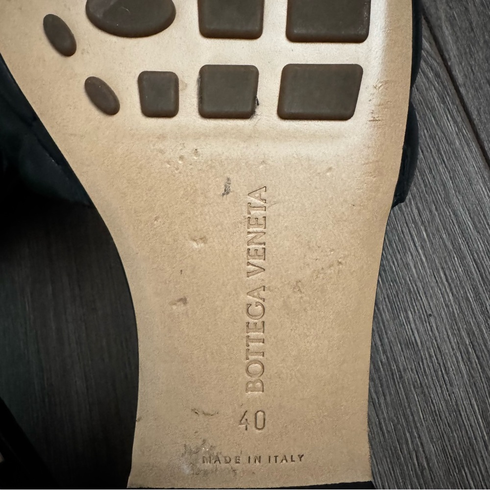 Bottega Veneta Padded Flat Sandals - Picture 5 of 7